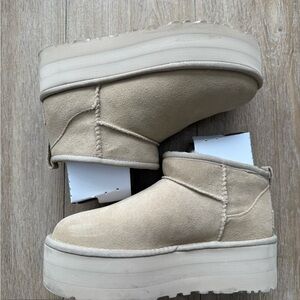 UGG Classic Ultra Mini Platform Boots